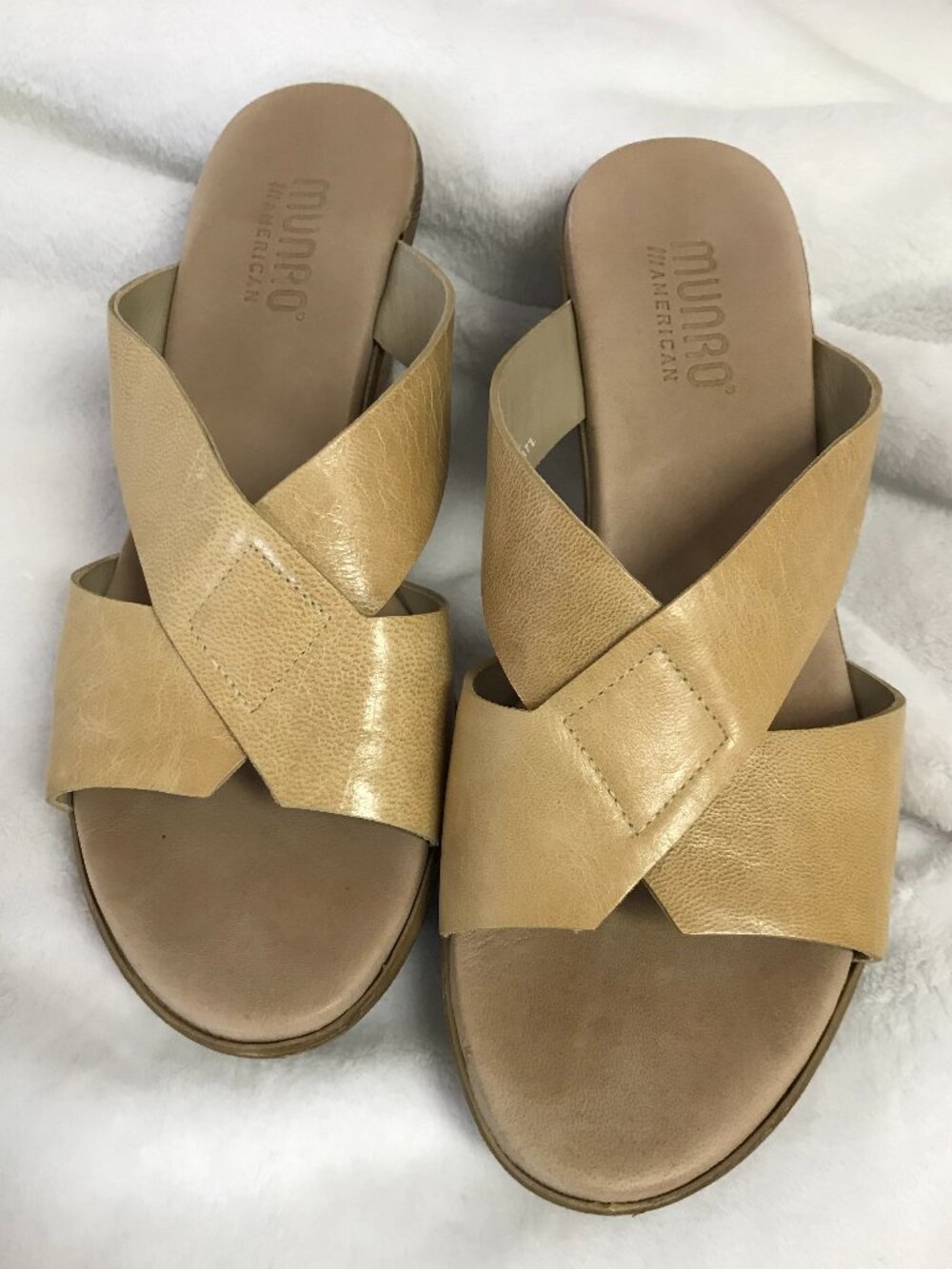 Munro American Leather Criss Cross Slide Sandals Beige Comfort Shoes Size 6.5M